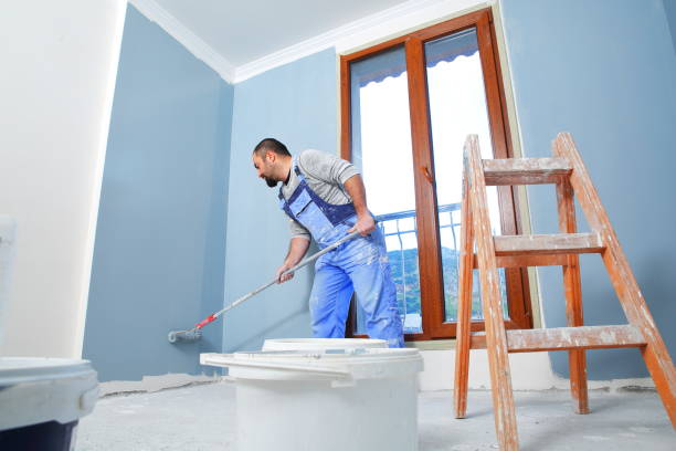 Best Trim and Molding Painting  in Moweaqua, IL